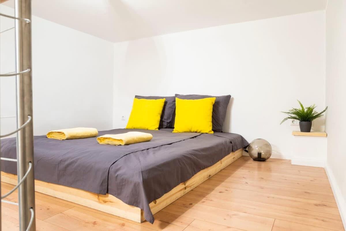 Spacious Two Br Plus Ac Plus Selfcheckin Berlin Exterior photo