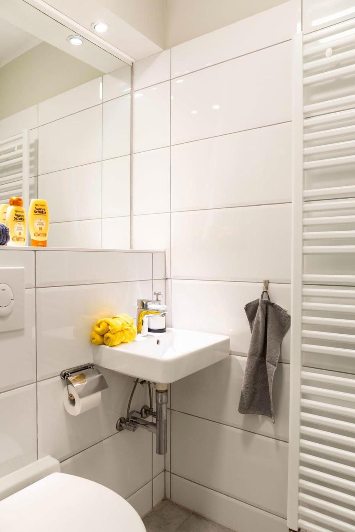 Spacious Two Br Plus Ac Plus Selfcheckin Berlin Exterior photo